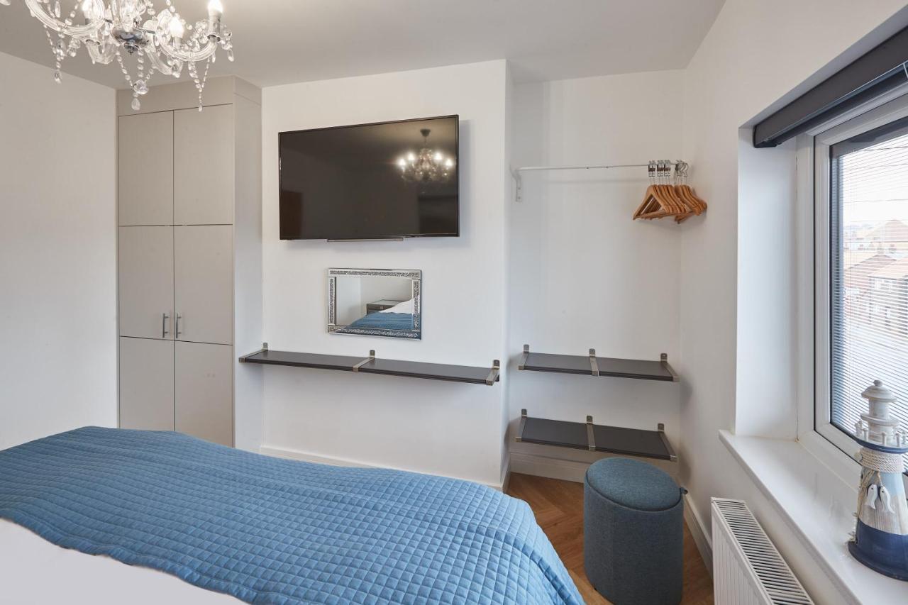 Host & Stay - Wadsworth Cottage 휫비 외부 사진