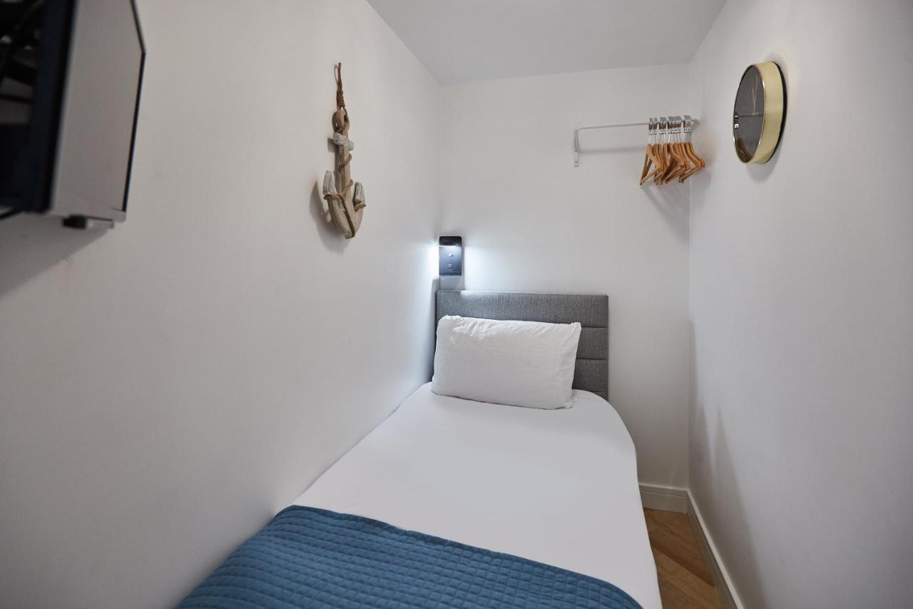 Host & Stay - Wadsworth Cottage 휫비 외부 사진