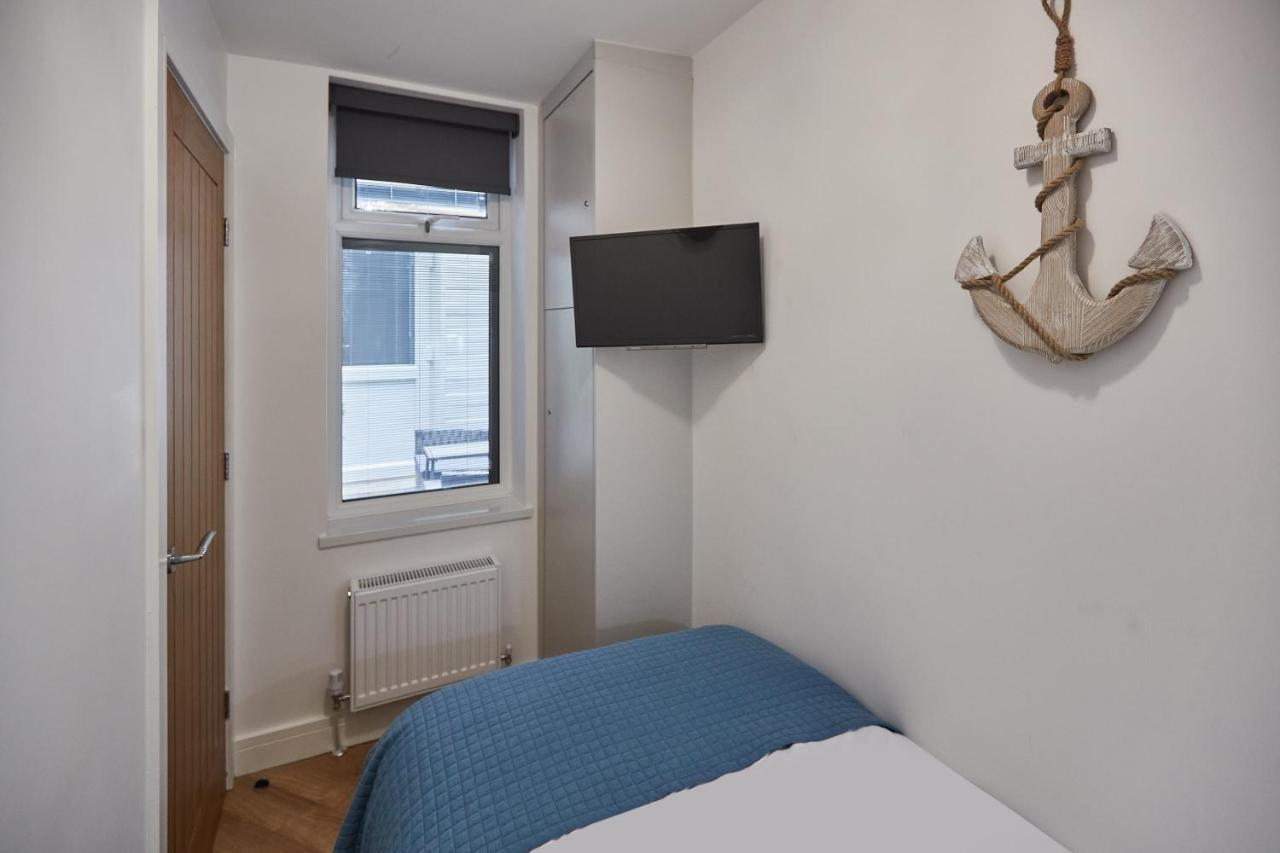 Host & Stay - Wadsworth Cottage 휫비 외부 사진