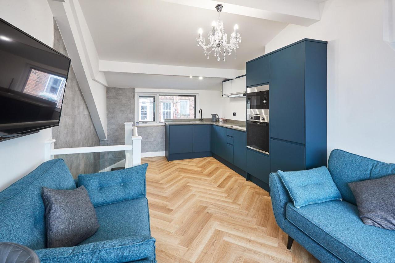 Host & Stay - Wadsworth Cottage 휫비 외부 사진